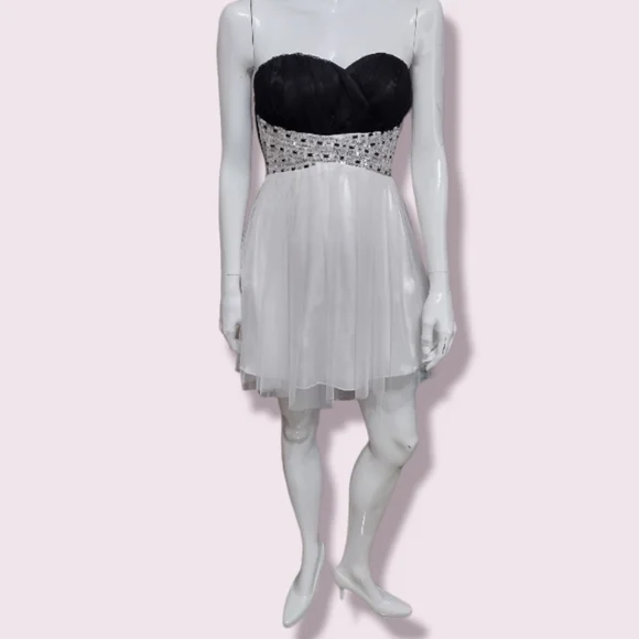 B. Darlin 5/6 Strapless Prom Dress - Picture 3 of 8